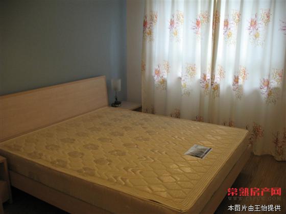 富鑫苑2楼，精装修，两室一厅带车库