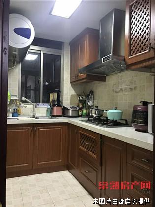 珠江路80平豪装175万中间楼层户型好