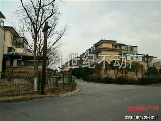 湖畔现代城联体别墅380平毛坯边套带前后院子800万位置好