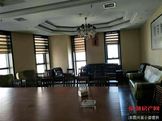 世茂写字楼，全新装修，亏本出售