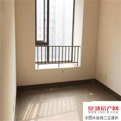 世茂御珑湾 220万 3室2厅1卫 马上满两年 毛坯 ,现在出售!