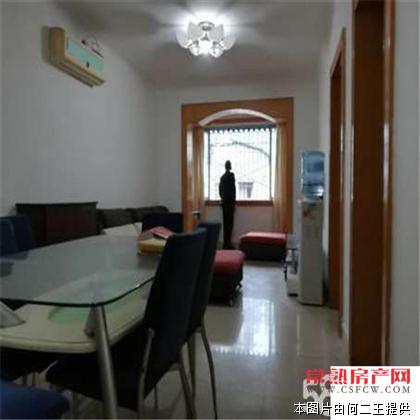 漕泾新村五区90平  3室2厅2卫带车库  简单装修 好楼层 215万