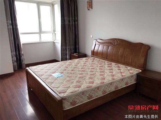 J常熟老街120平 3房精装保养好 设施齐全 2700元/月 