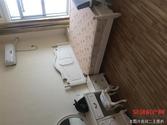 世界服装中心公寓 2200元/月 1室1厅1卫 精装修 设备全 拎包入住