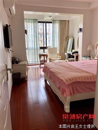 金茂四季花园，88平 全新精装基本不住 220万