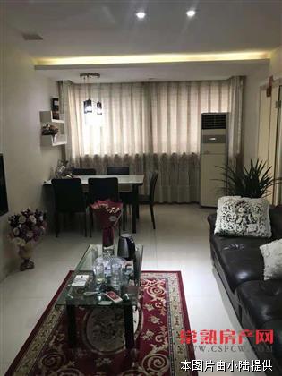 长江路245号，95平，3房，精装，满2年，198万