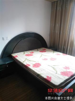 虞园新村4楼二室一厅月租2100元