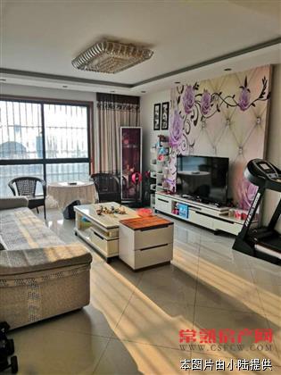 【尚湖中央花园】135平精装满五唯一住房