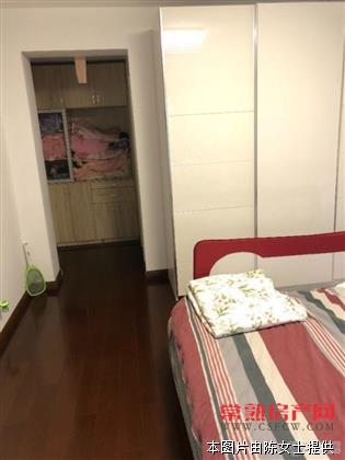 老街同德坊，精装三错层，298万，可上学