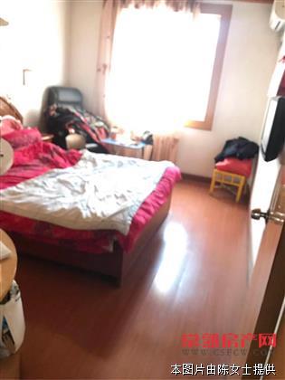 漕泾二区，黄金楼层，68平米166万，能上学，满5唯一