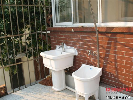 市中心，2楼，精装修，大晒台，只要115万