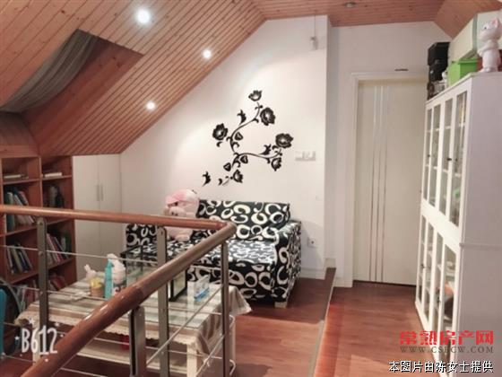 常熟老街一期，顶带阁楼，产证120平米，230万