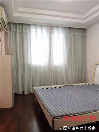 【新加坡花园】叠加别墅，位置好，汽车库，双实 验