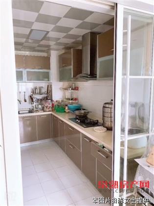 城市之光，142平米，精装，238万，满2年