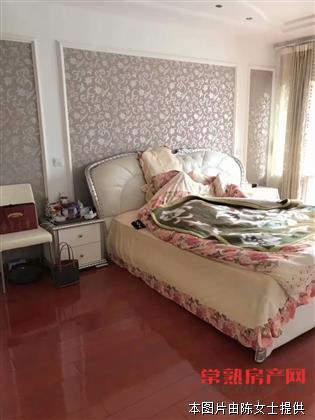 报慈连体，。2层半+晒台，精装