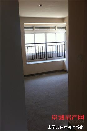 湖畔单价1w4，满两年143平205万，随时看房