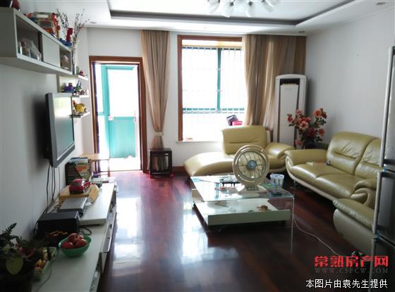 老欧尚旁，底楼带50平院子，150平295万