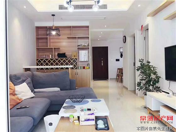 中南御锦城 精装修 满两年 100平 满两年 可上学 220万带车位 看房方便！