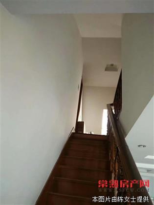 常熟老街一期，顶带阁楼，产证101平米，238万