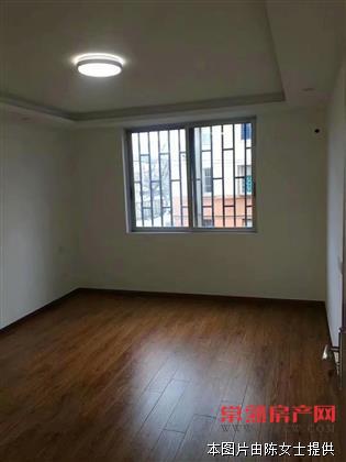 漕泾一区，2楼，70平米165万，能上学