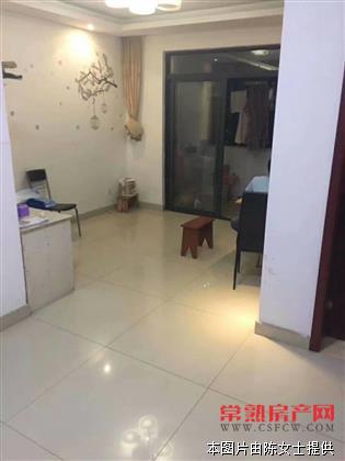 怡馨佳苑73平,简装清爽,满2年,有名额,黄金楼层,133万