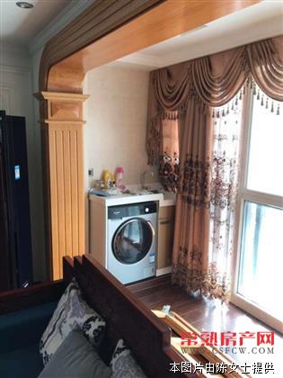 东市河小区，豪装122平米，290万，能上学