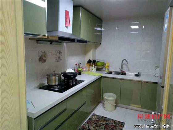 世茂四期，94平米，238万，满2年，精装