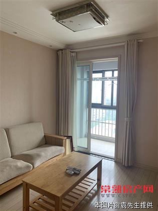 派公馆 61平 朝东  精装修 满两年 有名额 保养好 101万一口价 急售！