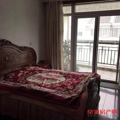 锦湖花园34跃层，183平，精装，4室2卫，满2年，车位2只，398万