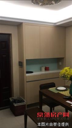 Ｌ中南锦苑．精装三房，4000一月。