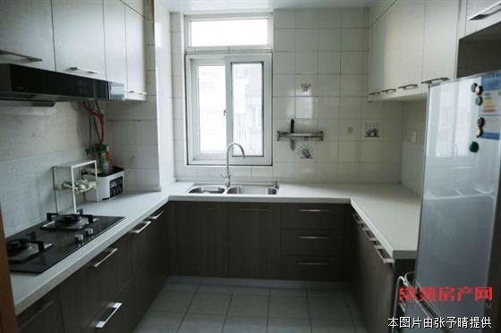 【急售！】琴枫苑131平3房2卫205万，实验小学本部，有名额，满2年，精装修拎包入住！