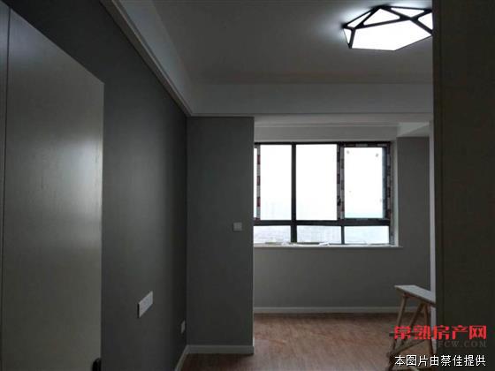 zjh琴湖壹号 79平精装 一室两厅一卫 南北通透 178万急售！