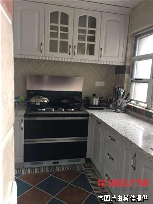 zjh万达广场 128平豪装 三室两厅两卫 南北通透 满两年 带车位 有名额 275万！