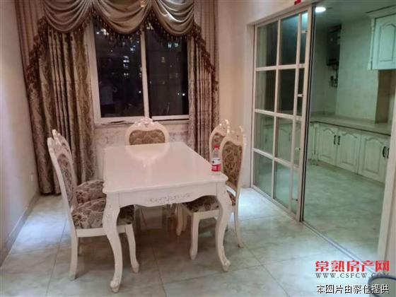 zjh薇尼诗花园 125平豪华装修 三室两厅两卫 包掉增值税的好房 215万！