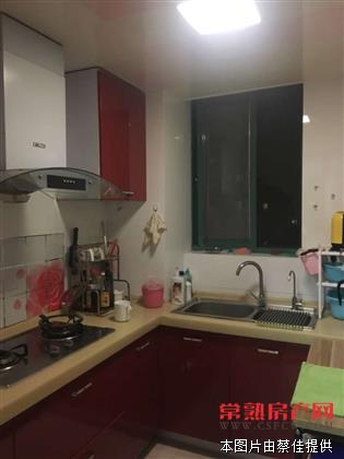 zjh枫林苑 94平精装 两室一厅一卫 南北通透 两房朝南 顶带阁72平 车库10平 满两年175万