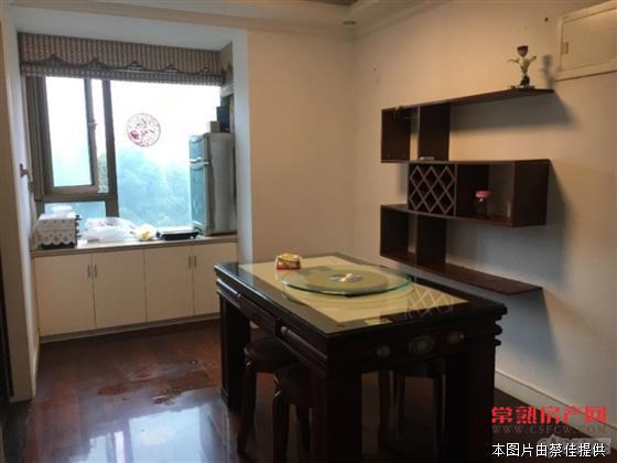 zjh中南世纪城 130平精装 三室两厅两卫 南北通透 有车位 满两年有名额 358万！