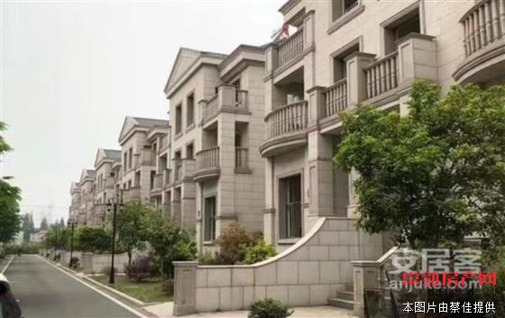 zjh荷香雅居 300平米 五室两厅四卫 南北通透采光好 环境佳 满两年 随时看房 280万！