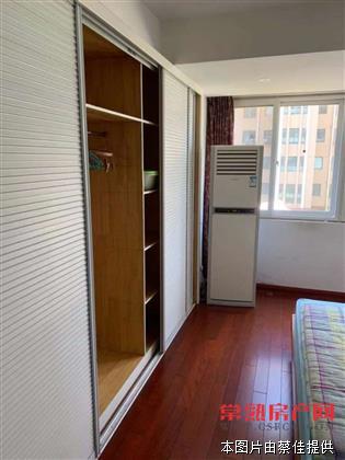 zjh城市花园 44平精装 一室一厅一卫 南北通透 半年起租 2000元每月！