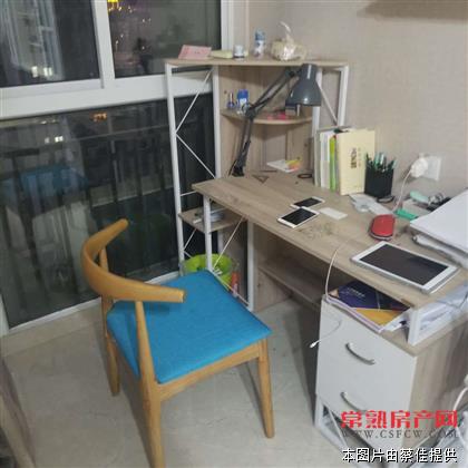 zjh万达广场 105平豪华装修 三室两厅一卫 南北通透 带车位 满两年有名额 235万！