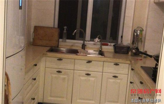 zjh尚湖中央花园 139平豪装 三室两厅两卫 南北通透 60万装修 满两年有名额 260万！