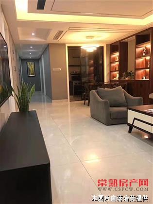 湖畔143平豪装三房两卫低价249万