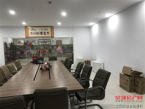 市区700平写字楼出租 可办公 培训 消防过关