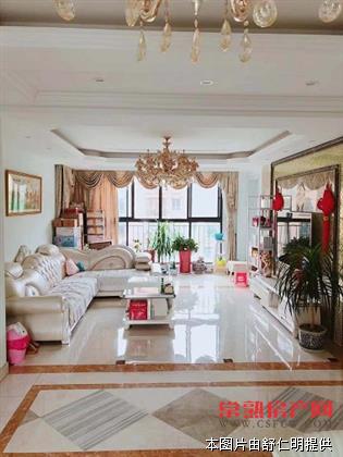 三一荣域精装大三房 满两年 有名额 房东诚心卖