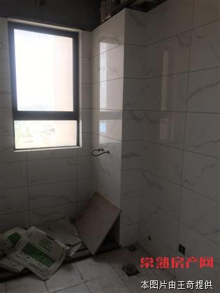 急售 怡馨佳苑 半装两房 79平仅售135万 满二有名额