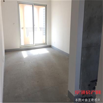 置换别墅 急售中南锦城 毛坯大四房 带双车位 仅售285万一口价 钻石楼层