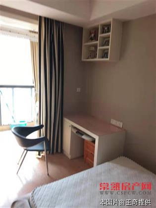 望虞花园 精装一室 品牌家电齐全 拎包入住 可随时看房 1600包物业