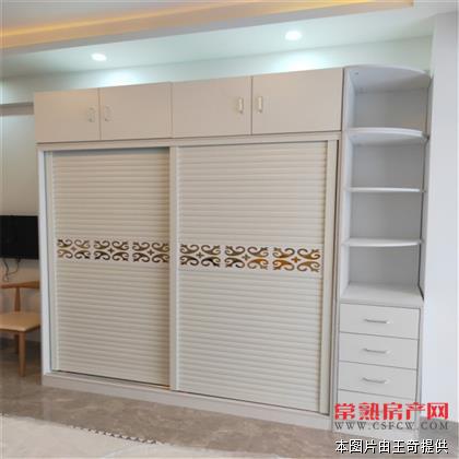 爱情公寓 精装一室 设施齐全 拎包入住 租金1500包物业 繁华地段靠近万达商场