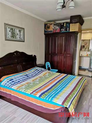 东区铂宫，128平米，238万，满2年，能上学