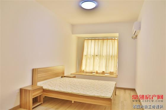 万达广场 精装大三房 精品家电齐全 拎包入住  租金3000包物业