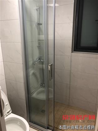 明日星洲，102平家具家电齐全，包物业，2200急租随时看